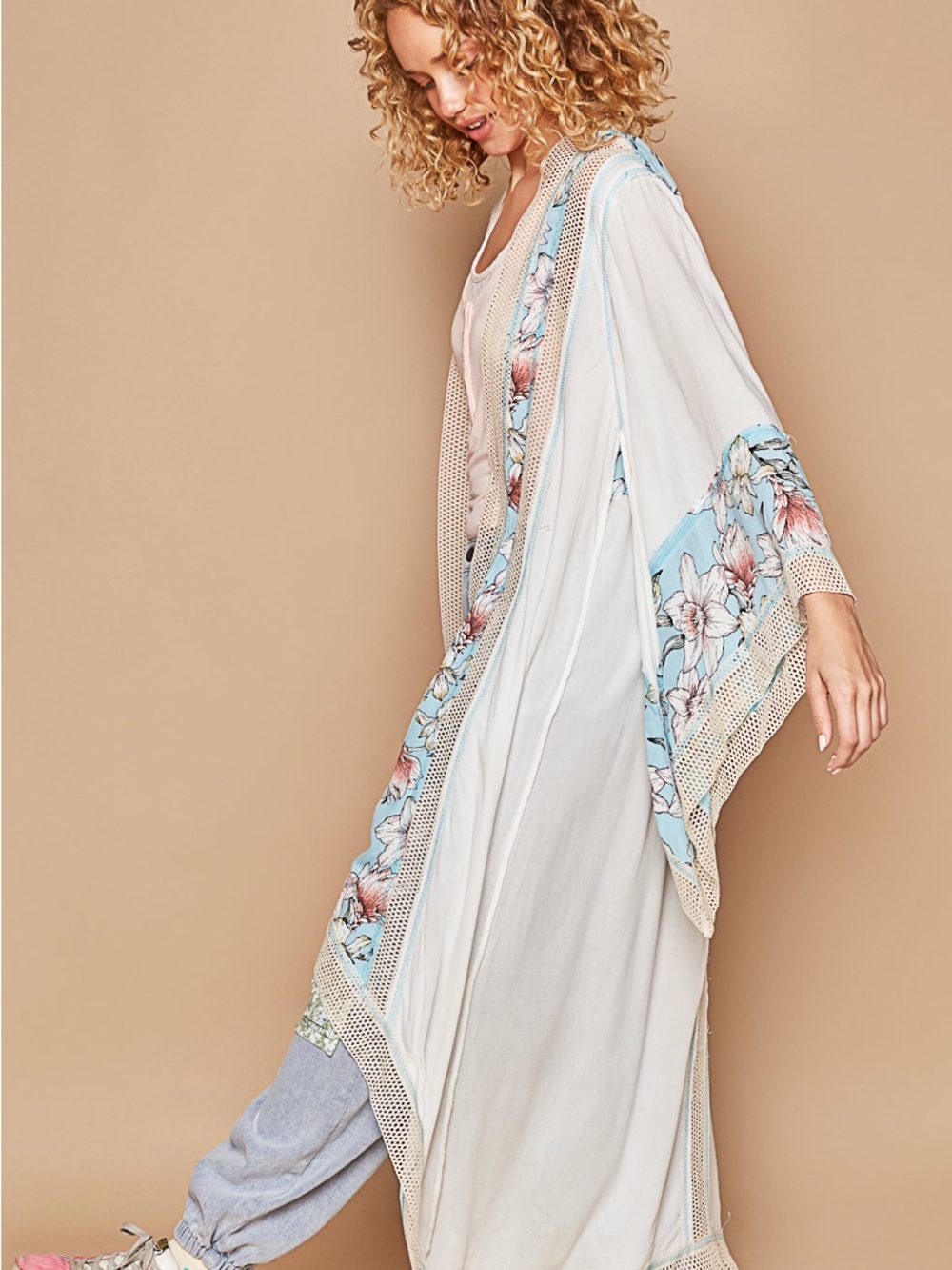 65. POL mixed fabric patchwork  lace kimono - Picture 3 of 3